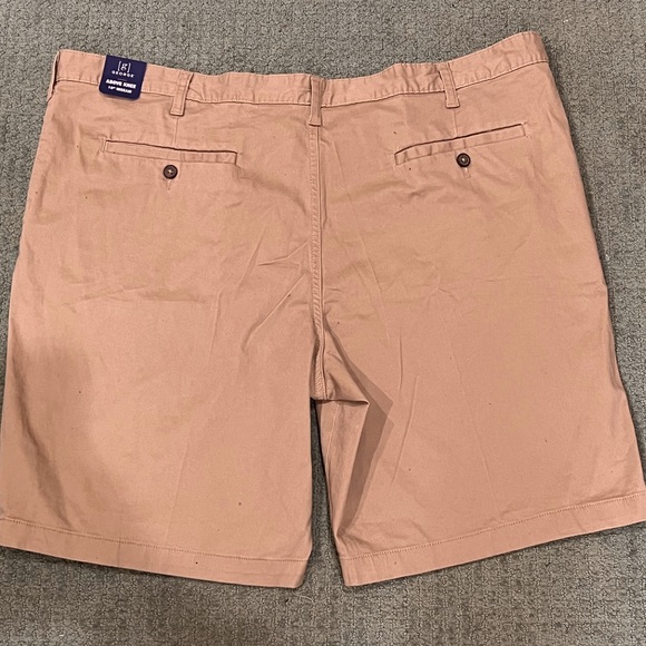 Men’s khaki shorts - Picture 2 of 3